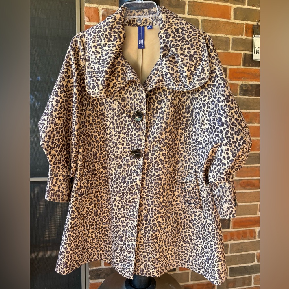 Due+2 animal print coat size S